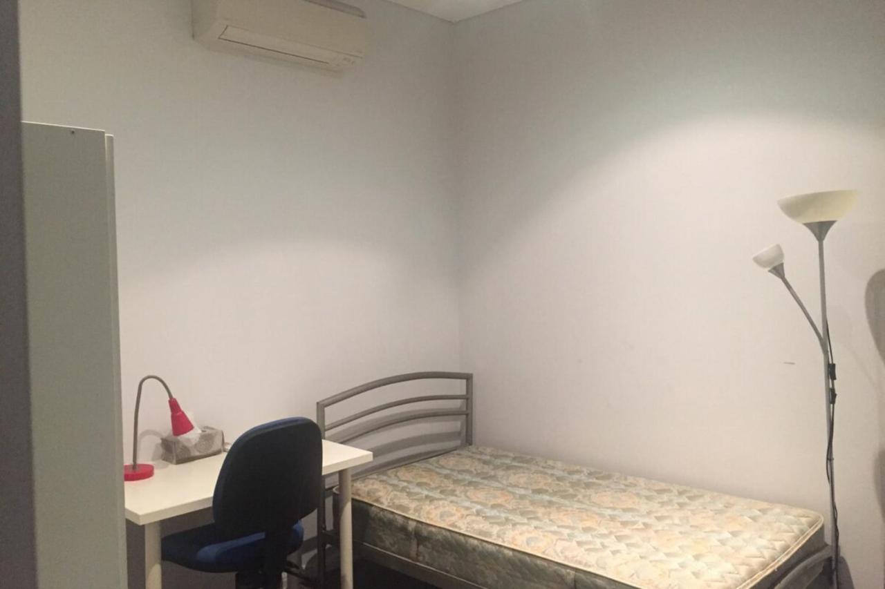 Sun-Drenched 3 Bedroom Apartment In Turrella Mascot ภายนอก รูปภาพ
