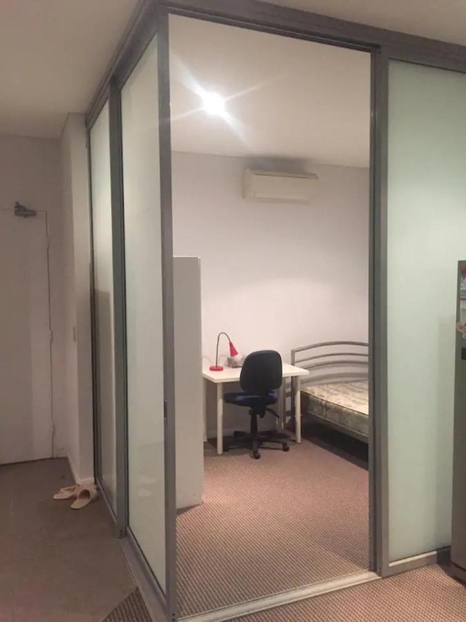 Sun-Drenched 3 Bedroom Apartment In Turrella Mascot ภายนอก รูปภาพ